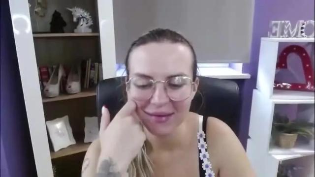 Image 3 of blackrosezoey Stream on Chaturbate on 2 months ago