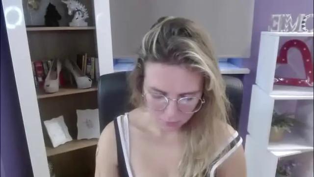 Image 12 of blackrosezoey Stream on Chaturbate on 1 month ago