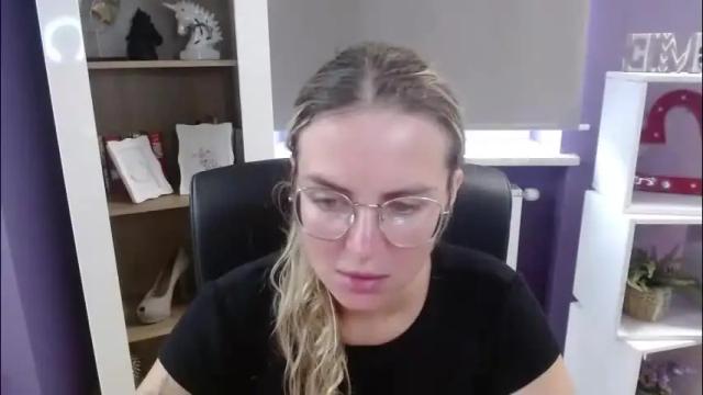 Image 6 of blackrosezoey Stream on Chaturbate on 1 month ago