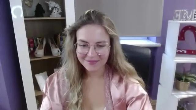 Image 12 of blackrosezoey Stream on Chaturbate on 1 month ago