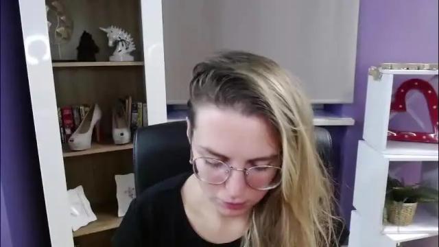 Image 12 of blackrosezoey Stream on Chaturbate on 14 days ago