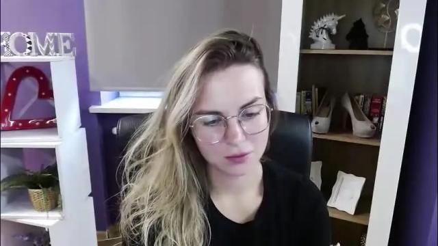 Image 8 of blackrosezoey Stream on Chaturbate on 13 days ago