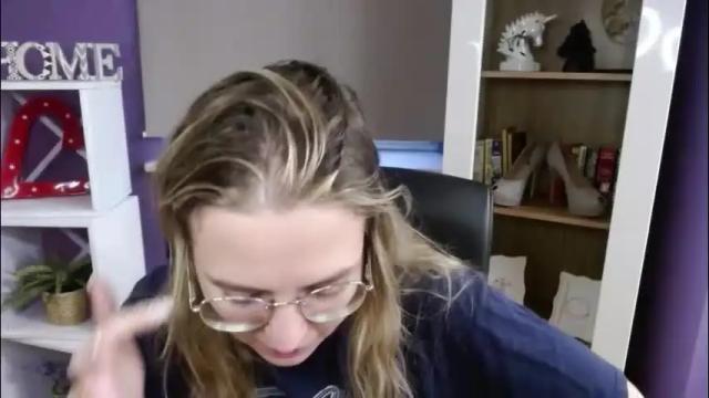 Image 12 of blackrosezoey Stream on Chaturbate on 5 days ago