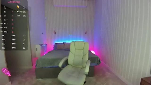 Image 7 of blackxcrystal Stream on Chaturbate on 7 months ago