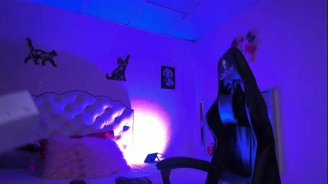 Image 8 of blair_elliis Stream on Chaturbate on 1 month ago