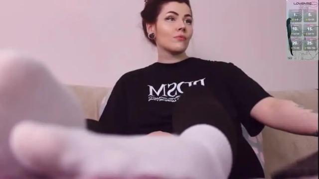 Image 3 of blake_luna Stream on Chaturbate on 2 months ago