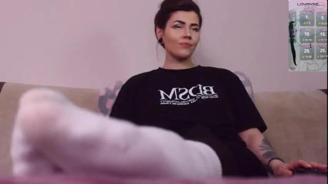 Image 3 of blake_luna Stream on Chaturbate on 2 months ago