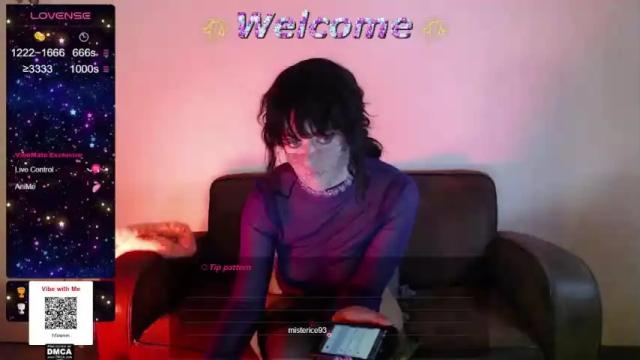 Image 3 of bleu_belladone Stream on Chaturbate on 17 months ago