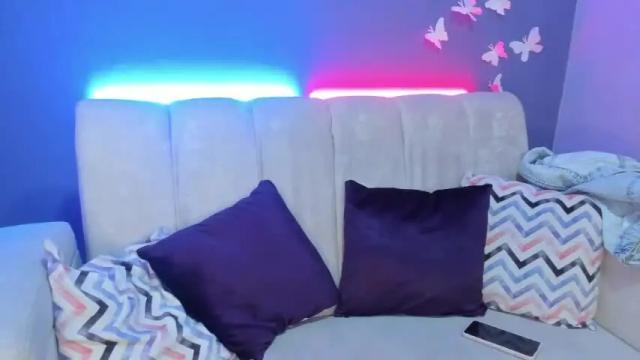 Image 12 of bleuu_ Stream on Chaturbate on 20 months ago