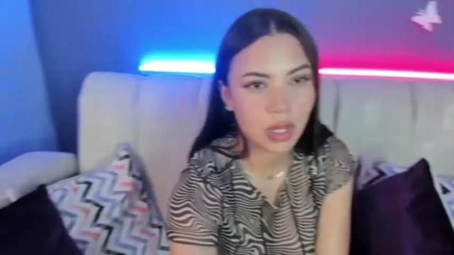 Image 4 of bleuu_ Stream on Chaturbate on 20 months ago