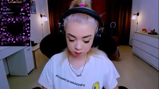 Image 11 of blinkofeyess Stream on Chaturbate on 2 months ago