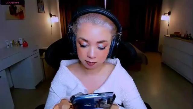Image 3 of blinkofeyess Stream on Chaturbate on 2 months ago