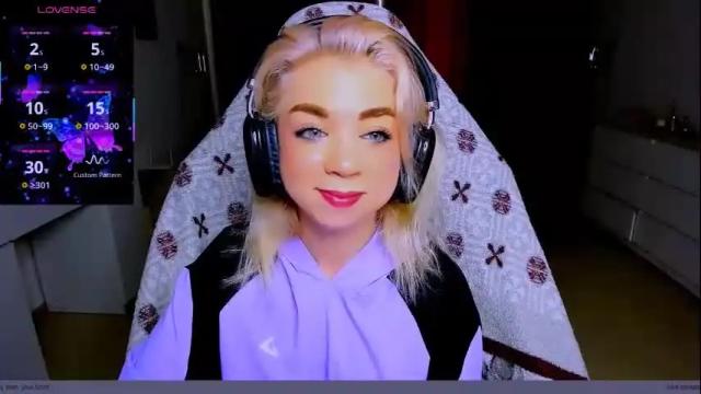 Image 3 of blinkofeyess Stream on Chaturbate on 2 months ago
