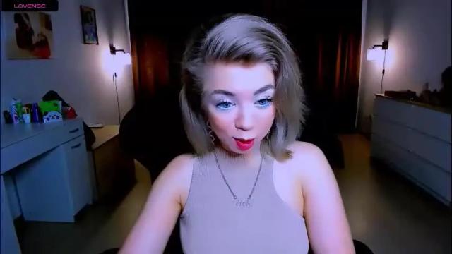 Image 12 of blinkofeyess Stream on Chaturbate on 1 month ago