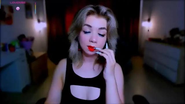 Image 8 of blinkofeyess Stream on Chaturbate on 20 days ago