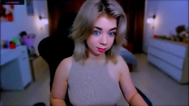 Image 8 of blinkofeyess Stream on Chaturbate on 19 days ago