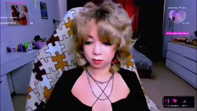 Image 3 of blinkofeyess Stream on Chaturbate on 1 day ago
