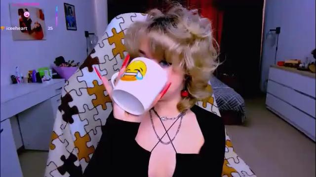 Image 4 of blinkofeyess Stream on Chaturbate on 1 day ago