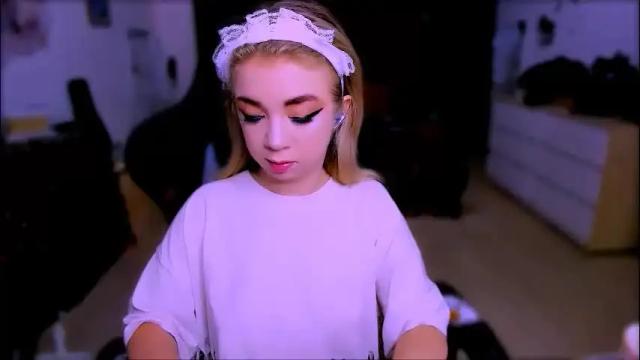 Image 8 of blinkofeyess Stream on Chaturbate on 2 months ago