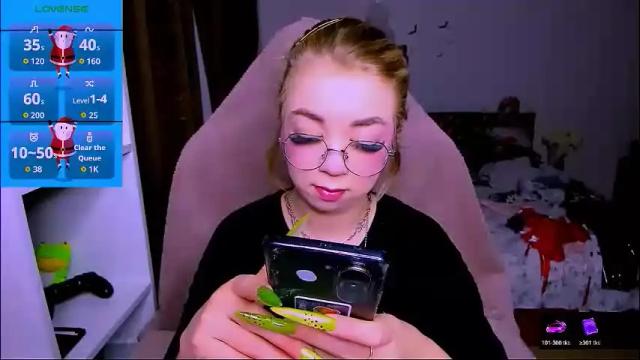 Image 3 of blinkofeyess Stream on Chaturbate on 29 days ago