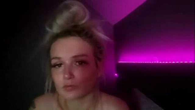 Image 4 of blonbabe369 Stream on Chaturbate on 24 months ago