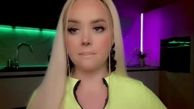Image 10 of blond_diamond Stream on Chaturbate on 3 months ago