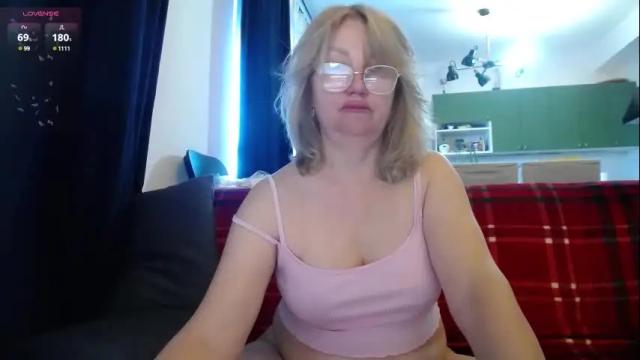 Image 4 of blond_woman Stream on Chaturbate on 2 months ago