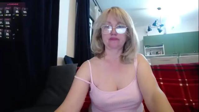 Image 2 of blond_woman Stream on Chaturbate on 2 months ago