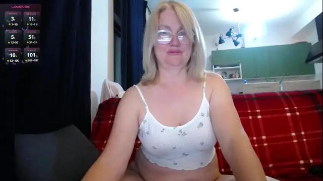 Image 10 of blond_woman Stream on Chaturbate on 1 month ago