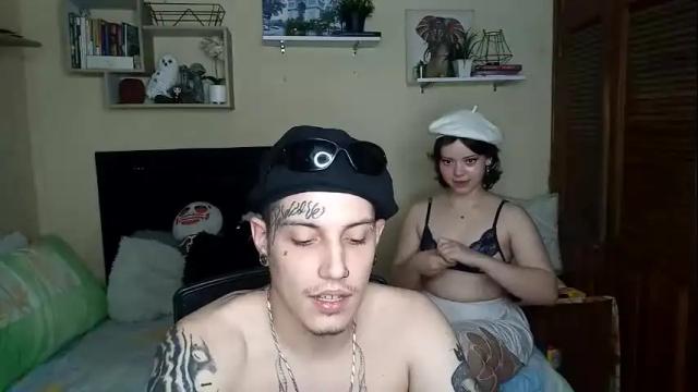 Image 3 of blondandtattooface Stream on Chaturbate on 4 days ago