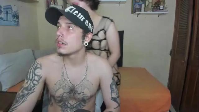 Image 4 of blondandtattooface Stream on Chaturbate on 2 days ago