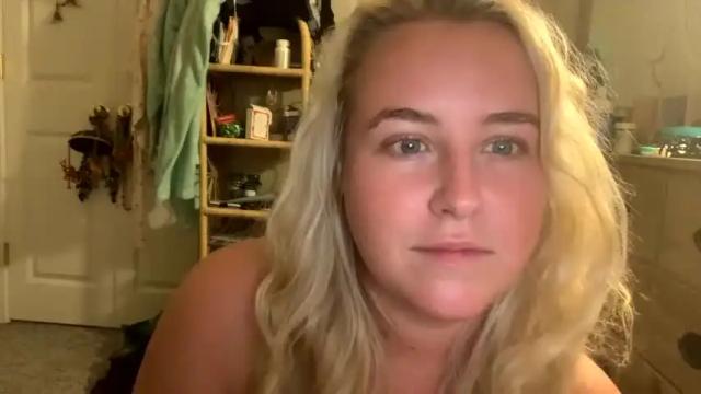 Image 4 of blonde4lyfe Stream on Chaturbate on 20 months ago