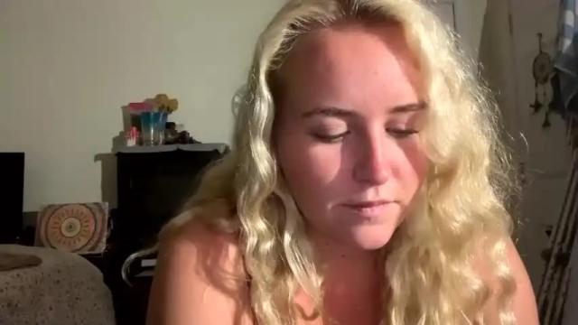 Image 10 of blonde4lyfe Stream on Chaturbate on 20 months ago
