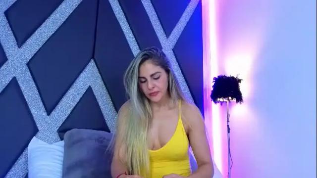 Image 3 of blonde_cat1515 Stream on Chaturbate on 8 days ago