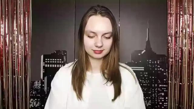 Image 3 of blonde_dream9 Stream on Chaturbate on 14 months ago