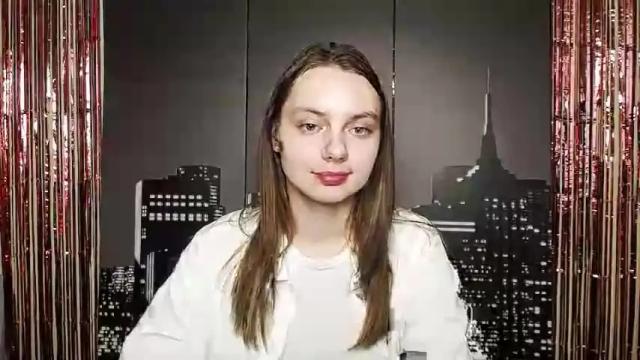 Image 7 of blonde_dream9 Stream on Chaturbate on 14 months ago