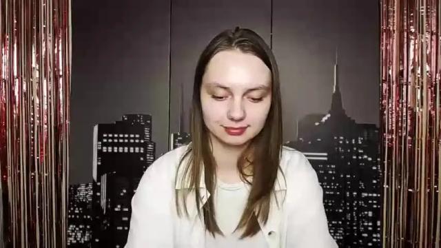 Image 8 of blonde_dream9 Stream on Chaturbate on 14 months ago