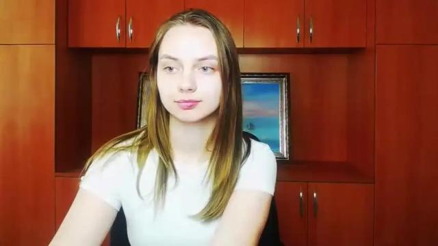 Image 2 of blonde_dream9 Stream on Chaturbate on 21 months ago