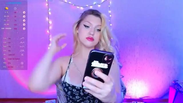 Image 8 of blonde_lovely Stream on Chaturbate on 17 months ago