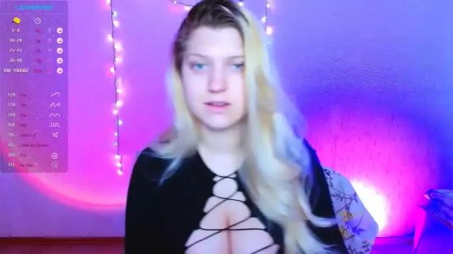 Image 11 of blonde_lovely Stream on Chaturbate on 17 months ago