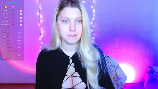 Image 3 of blonde_lovely Stream on Chaturbate on 17 months ago
