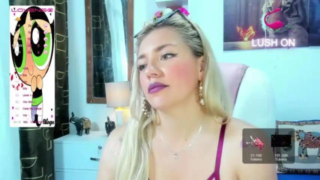 Image 7 of blonde_teacher1 Stream on Chaturbate on 19 months ago