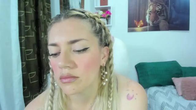 Image 8 of blonde_teacher1 Stream on Chaturbate on 19 months ago