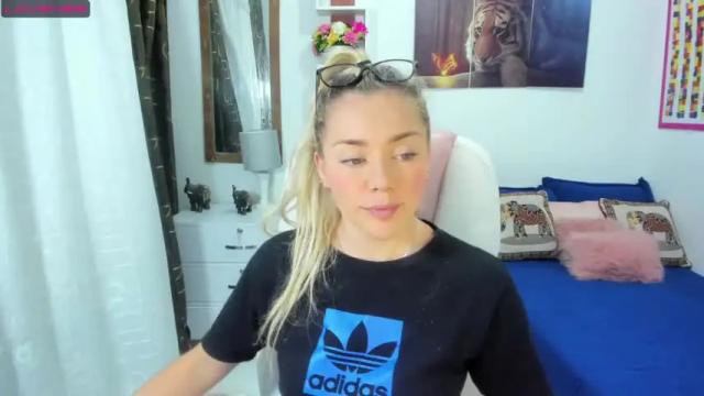 Image 6 of blonde_teacher1 Stream on Chaturbate on 18 months ago