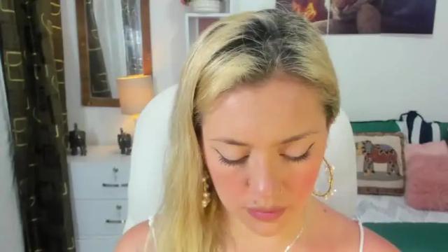 Image 11 of blonde_teacher1 Stream on Chaturbate on 18 months ago