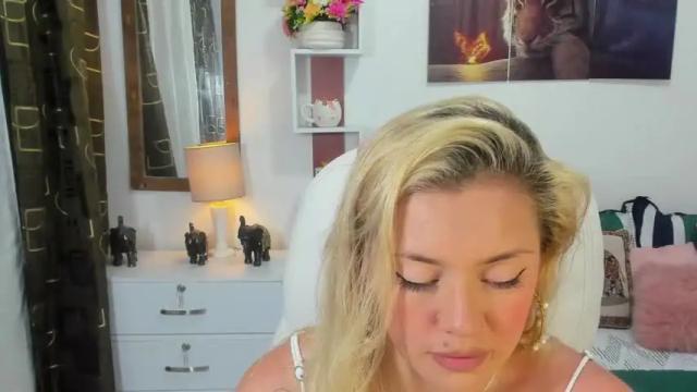 Image 6 of blonde_teacher1 Stream on Chaturbate on 18 months ago