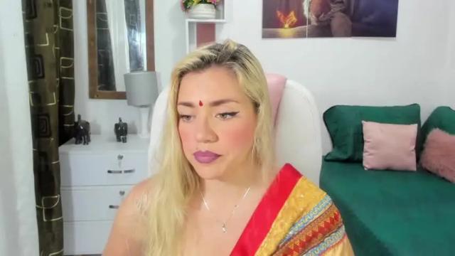 Image 3 of blonde_teacher1 Stream on Chaturbate on 18 months ago