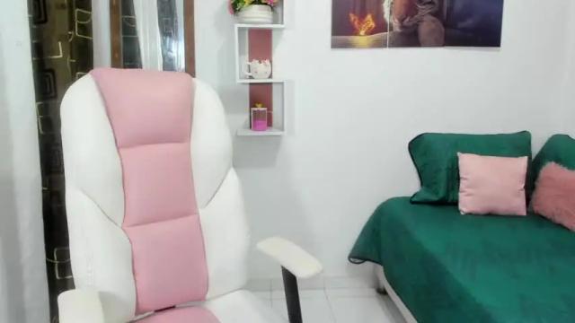 Image 4 of blonde_teacher1 Stream on Chaturbate on 18 months ago