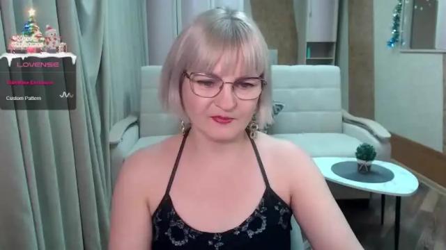 Image 11 of blondebrilliant Stream on Chaturbate on 15 months ago