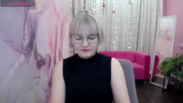 Image 12 of blondebrilliant Stream on Chaturbate on 15 months ago